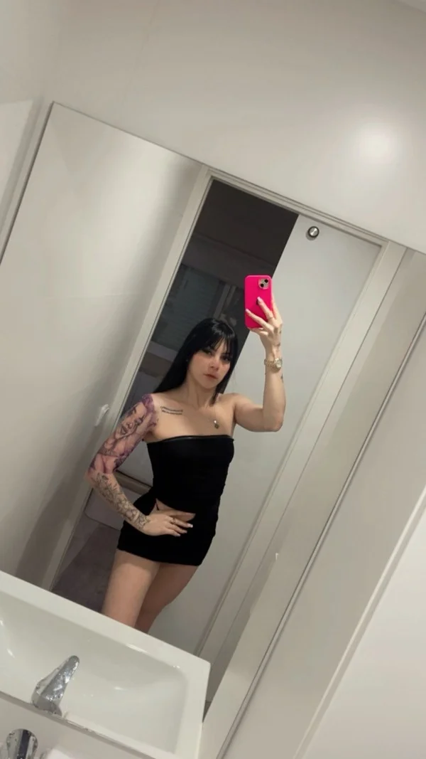 Escort latina delgada en Madrid
