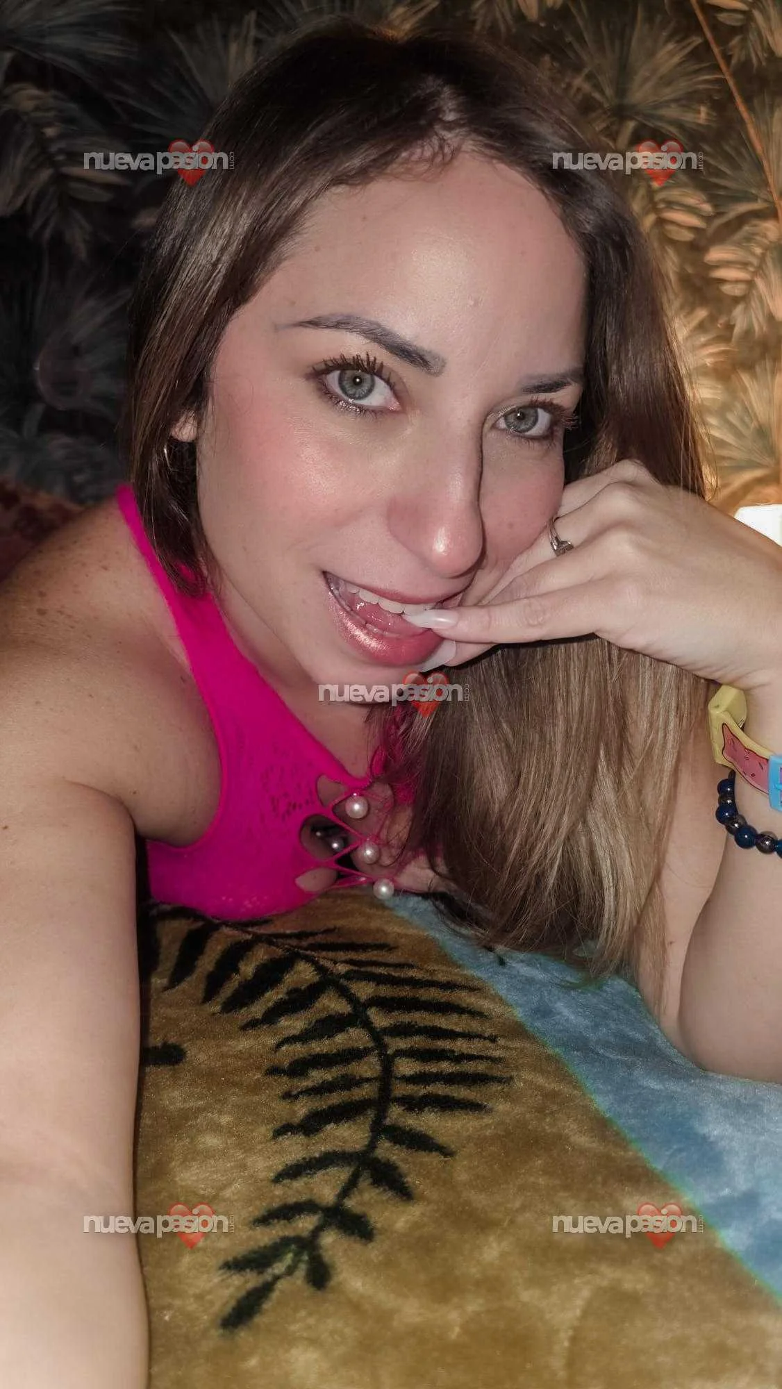 Escort blanca delgada en Alcira