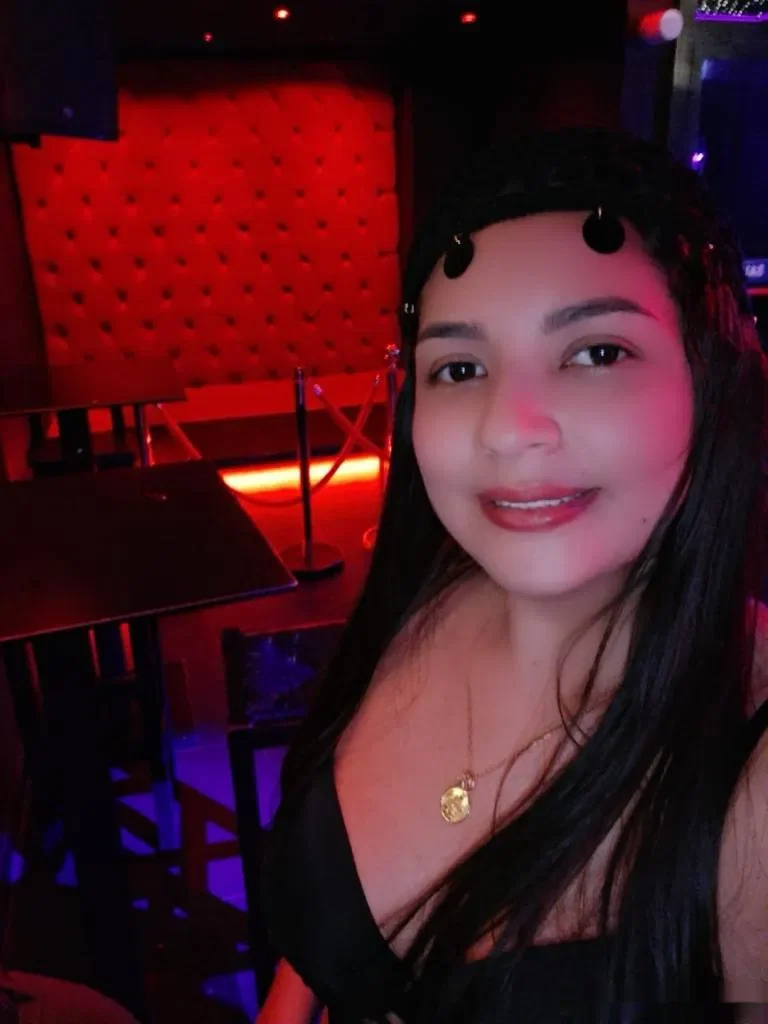 Escort latina curvy en Ibiza