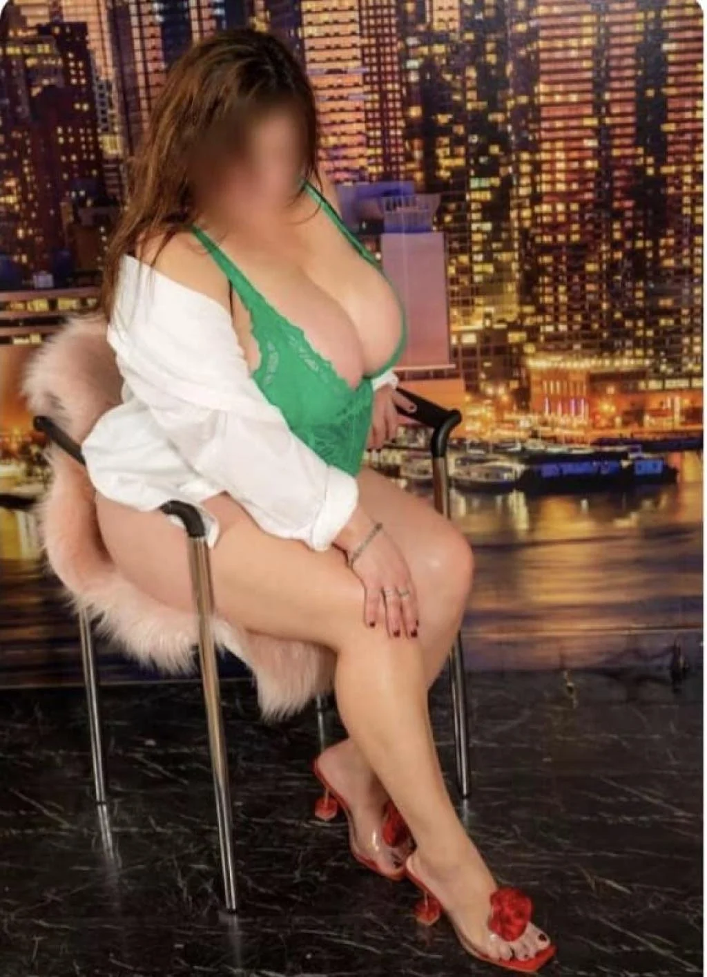 Escort latina curvy en Santander