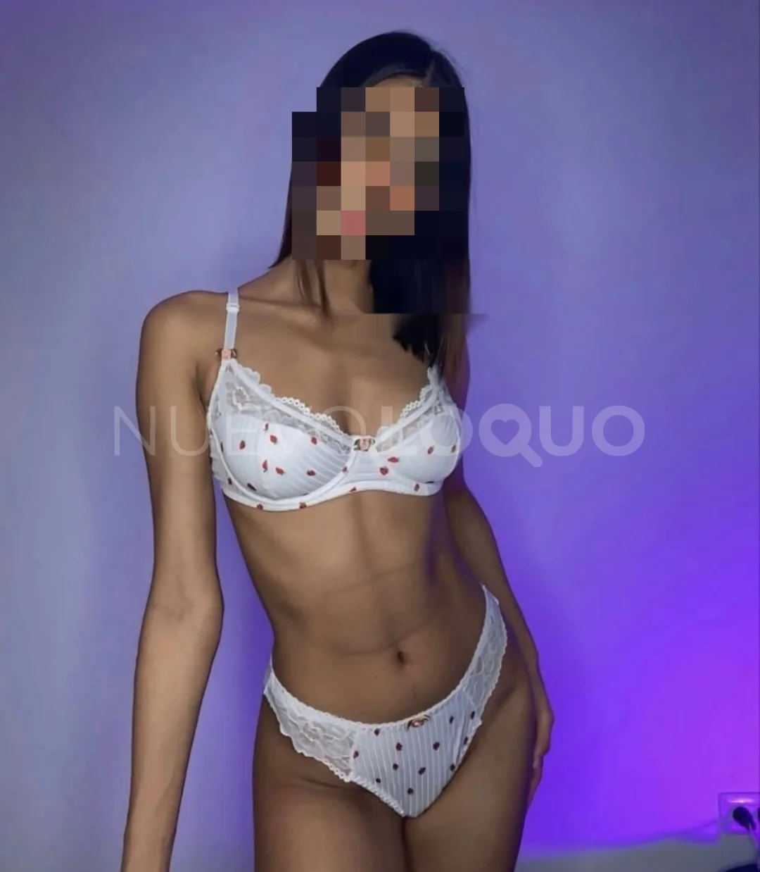 Escort latina delgada en Gerona