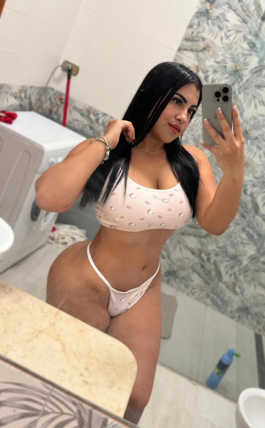 Escort latina curvy en Valencia