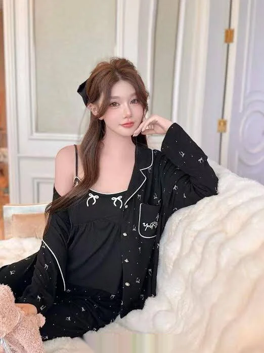 Escort asiática delgada en Madrid