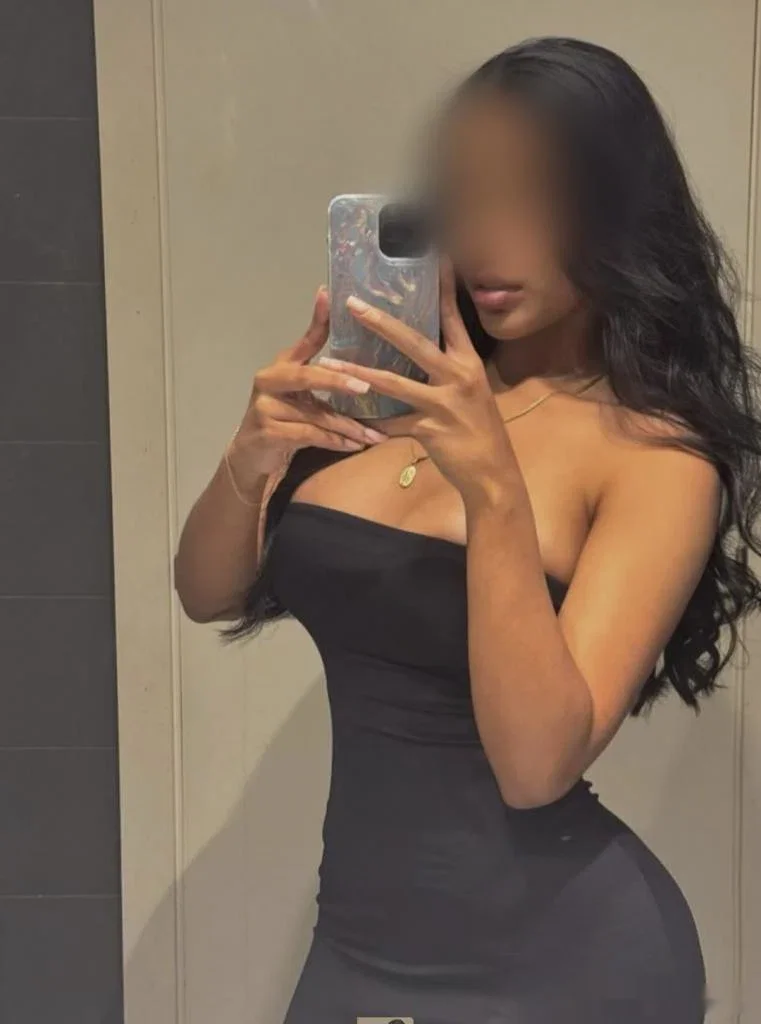 Escort mulata curvy en Oviedo