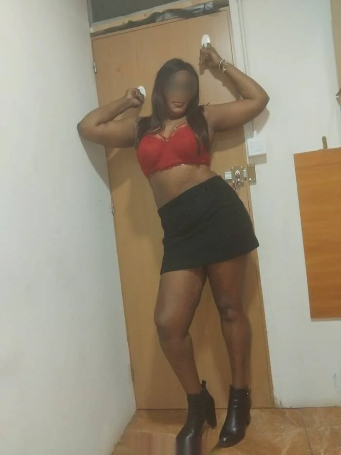 Escort latina curvy en Barcelona
