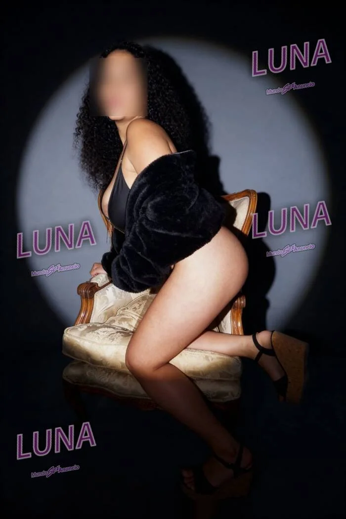 Escort mulata curvy en Elda