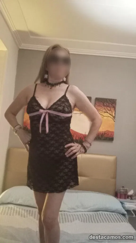 Escort latina delgada en Rioja