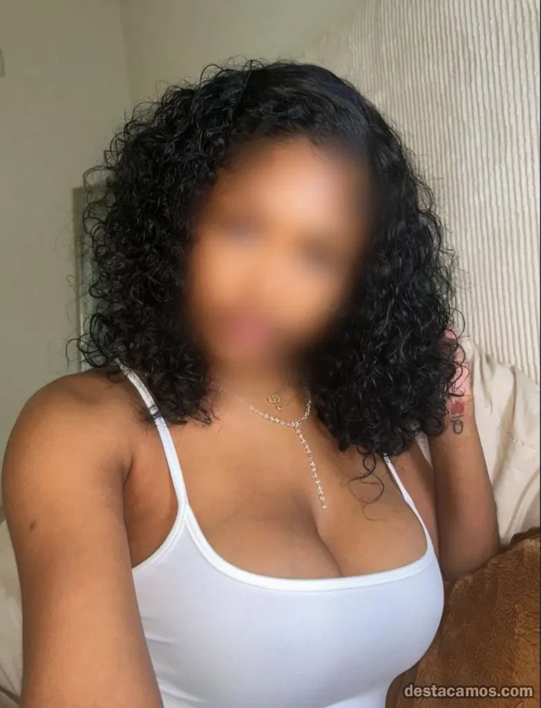 Escort latina curvy en Valencia