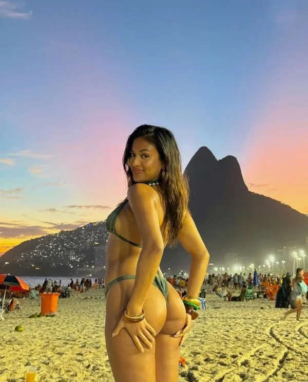 Escort latina curvy en Barcelona