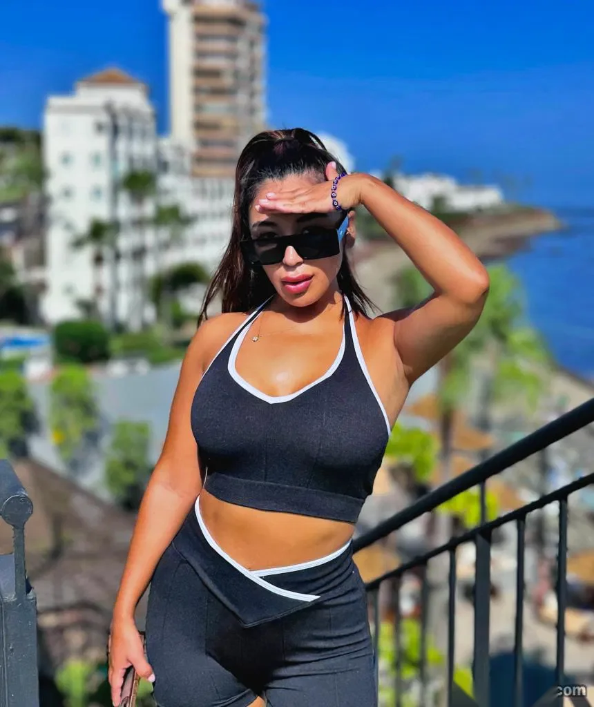 Escort latina curvy en Madrid