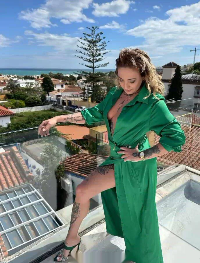 Escort latina curvy en Benalmádena