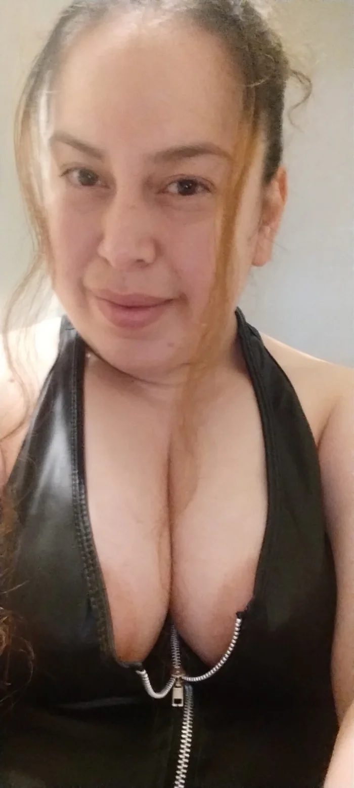 Escort latina curvy en Madrid